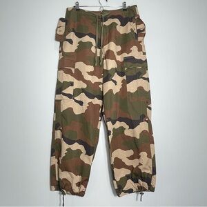 ANTHROPOLOGIE GOOD AMERICAN Women's Camo Cargo Parachute Pants Size Medium